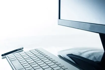 Wordpress Wartung an einem aufgeräumten Arbeitsplatz Arbeitsplatz heute