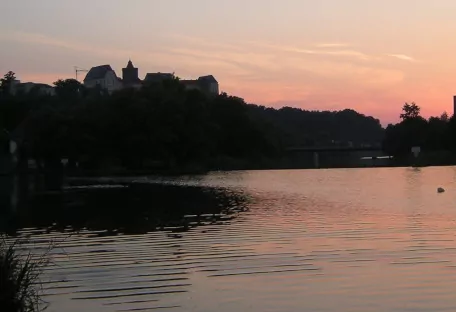 Schloss Mildenstein von der Freiberger Mulde aus gesehen Schloss Mildenstein von der Freiberger Mulde aus gesehen